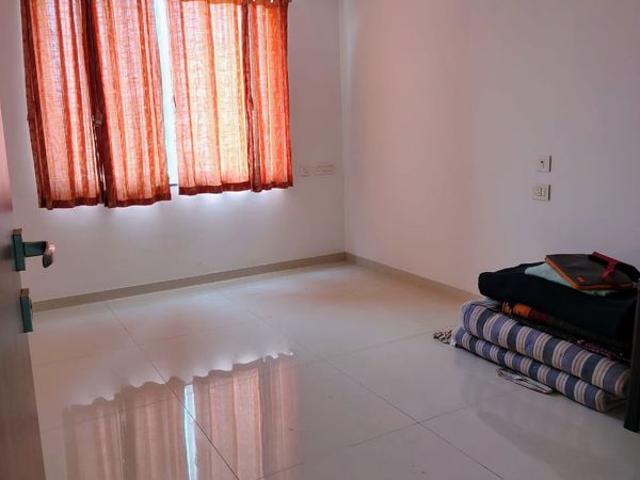 Resale | 2 BHK + Servant Room 1000 Sq.Ft. Apartment in Siddh Amara