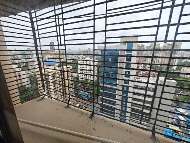 Resale | 2 BHK + Servant Room 1100 Sq.Ft. Apartment in Malad Apartment