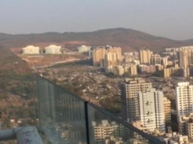 Resale | 2 BHK + Servant Room 1200 Sq.Ft. Apartment in Omkar Alta Monte