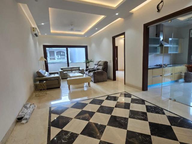Resale | 2 BHK + Servant Room 1200 Sq.Ft. Apartment in Emaar The Palm Drive Palm Studios
