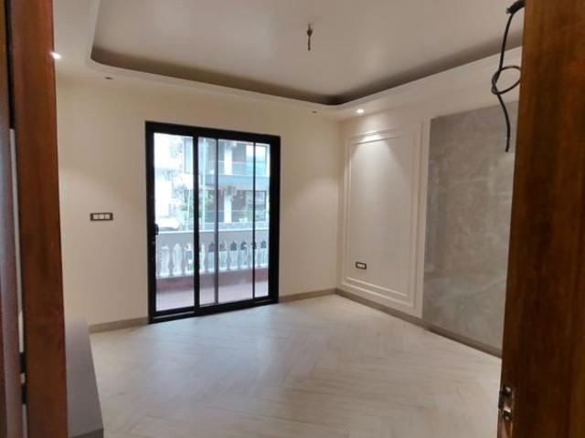 Resale | 2 BHK + Servant Room 1250 Sq.Ft. Apartment in Unitech Palms