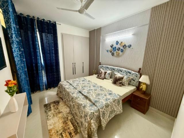 Resale | 2 BHK + Servant Room 1296 Sq.Ft. Apartment in Ireo The Corridors