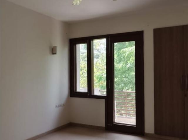 Resale | 2 BHK + Servant Room 1300 Sq.Ft. Apartment in Pioneer Park Phase 1