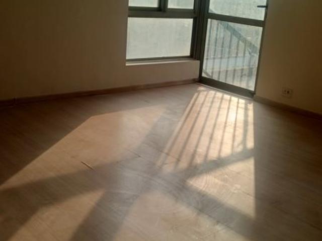 Resale | 2 BHK + Servant Room 1300 Sq.Ft. Apartment in Pioneer Park Phase 1