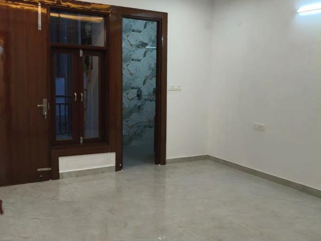 Resale | 2 BHK + Servant Room 1325 Sq.Ft. Apartment in Ireo The Grand Arch