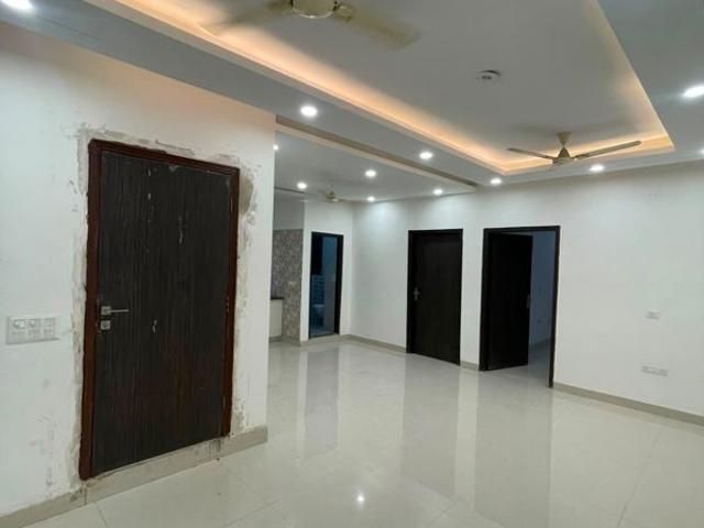 Resale | 2 BHK + Servant Room 1380 Sq.Ft. Apartment in Pioneer Park Phase 1