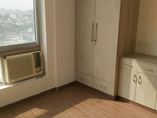 Resale | 2 BHK + Servant Room 1380 Sq.Ft. Apartment in Pioneer Park Phase 1