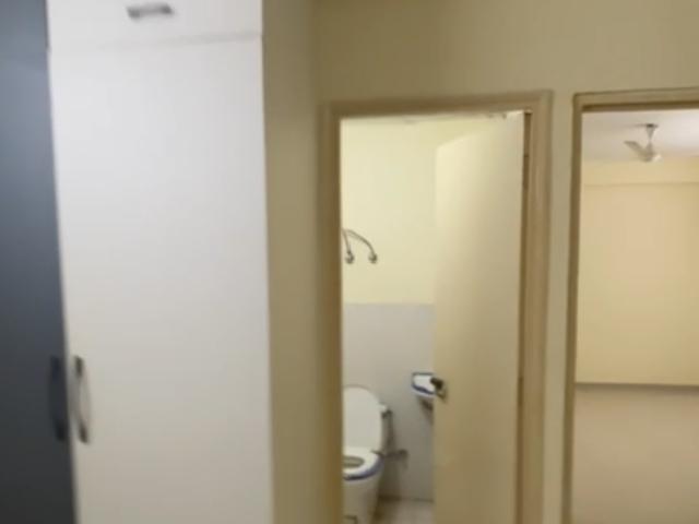 Resale | 2 BHK + Servant Room 691 Sq.Ft. Apartment in Pyramid Elite