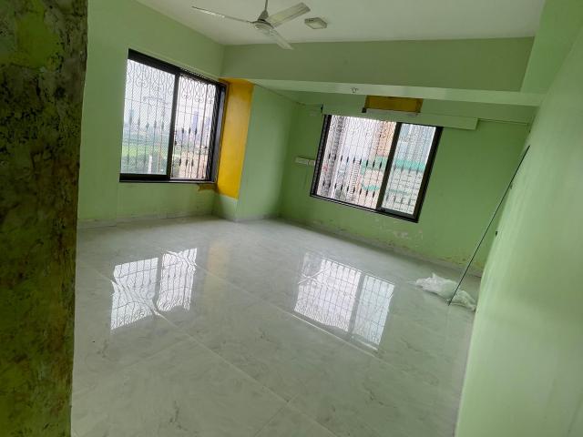 Resale | 2 BHK + Servant Room 750 Sq.Ft. Apartment in Yasmin Tower