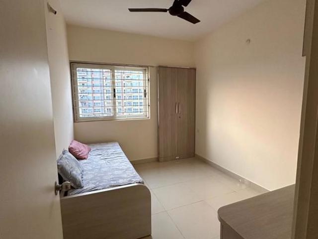 Resale | 2 BHK + Servant Room 754 Sq.Ft. Apartment in Kalpataru Serenity