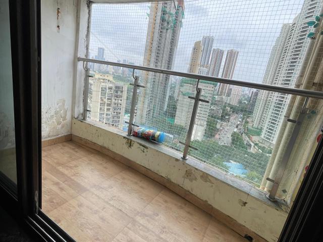 Resale | 2 BHK + Servant Room 775 Sq.Ft. Apartment in Yasmin Tower