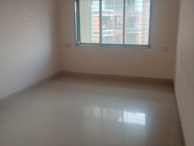 Resale | 2 BHK + Servant Room 700 Sq.Ft. Apartment in Haware Estate