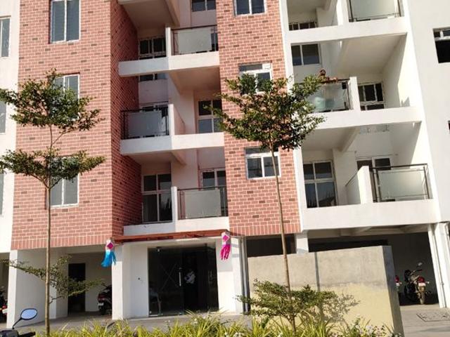 Resale | 2 BHK + Servant Room 800 Sq.Ft. Apartment in Pinnacle Neelanchal