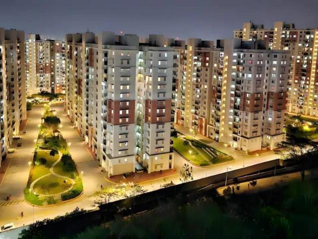 Resale | 2 BHK + Servant Room 823 Sq.Ft. Apartment in Prestige Ferns Residency