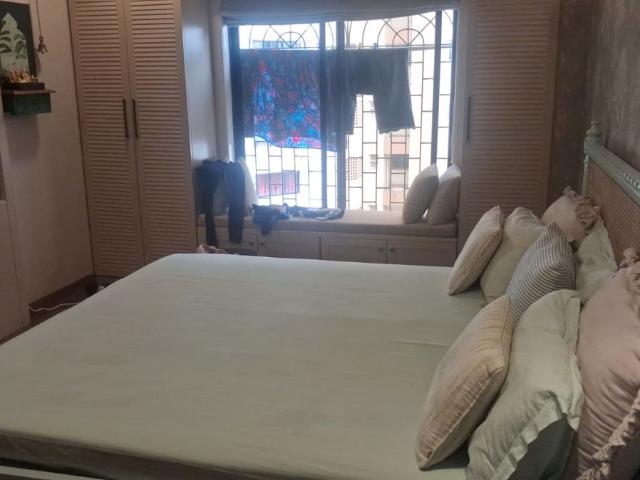 Resale | 2 BHK + Servant Room 956 Sq.Ft. Apartment in Reflex Satnam Apartment