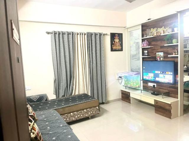 Resale | 2 BHK + Servant Room 975 Sq.Ft. Apartment in Kumar Palmcrest