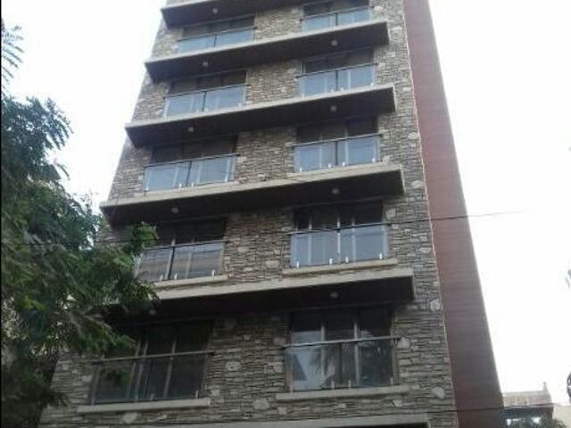 Resale | 2 BHK + Servant Room 985 Sq.Ft. Apartment in Khar West