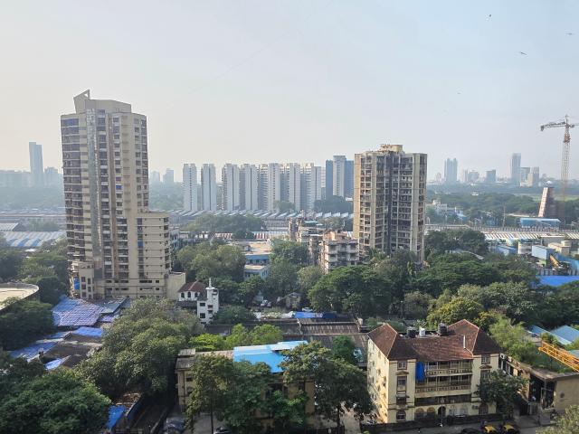 Resale | 2 BHK + Servant Room 900 Sq.Ft. Apartment in White Flower Residency