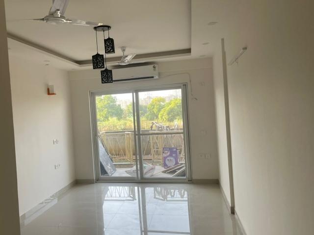 Resale | 2 BHK + Study Room 526 Sq.Ft. Apartment in Tulip Lemon