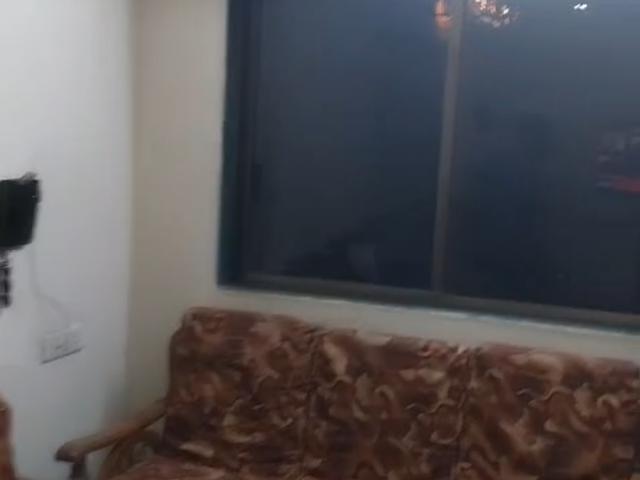 Resale | 2 BHK + Study Room 565 Sq.Ft. Apartment in Nehru Nagar Thakrey Hall