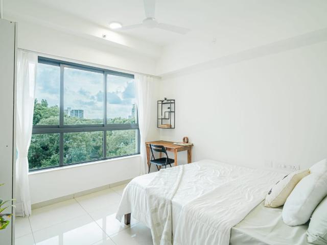Resale | 2 BHK + Study Room 605 Sq.Ft. Apartment in Shapoorji Pallonji Sewri