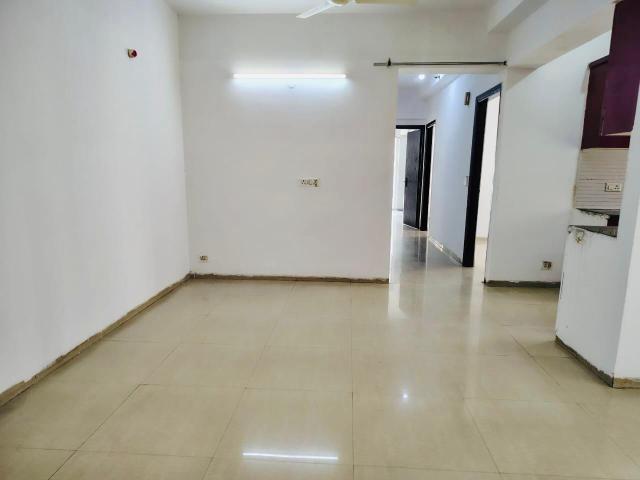 Resale | 2 BHK + Study Room 950 Sq.Ft. Apartment in Paramount Symphony