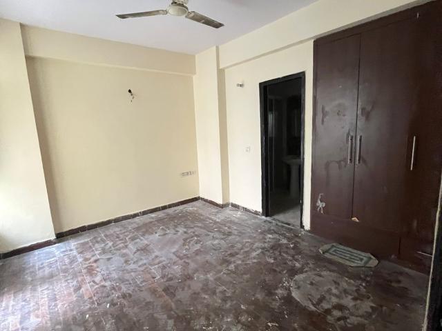 Resale | 2 BHK + Study Room 950 Sq.Ft. Apartment in Prateek Laurel