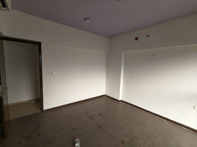 Resale | 2 BHK + Study Room 1000 Sq.Ft. Apartment in Lodha Belmondo