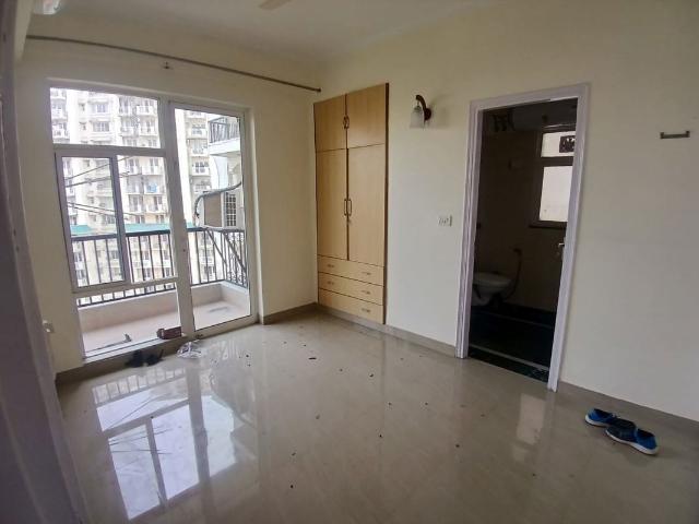 Resale | 2 BHK + Study Room 1105 Sq.Ft. Apartment in DLF Regency Park I