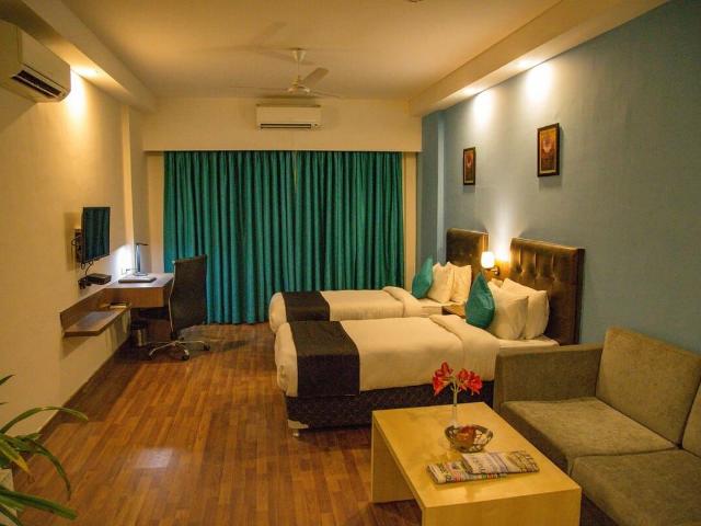Resale | 2 BHK + Study Room 1200 Sq.Ft. Apartment in Aims Golf Avenue I