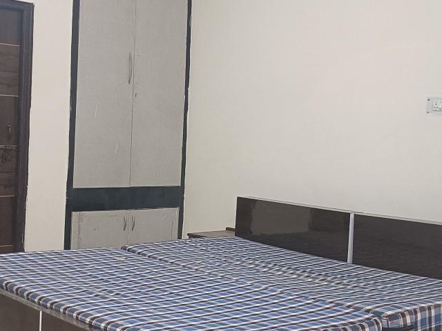 Resale | 2 BHK + Study Room 180 Sq.Mt. Villa in Sector 41