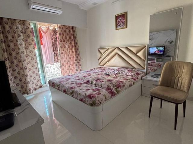 Resale | 2 BHK + Store Room 637 Sq.Ft. Apartment in Rustomjee Urbania