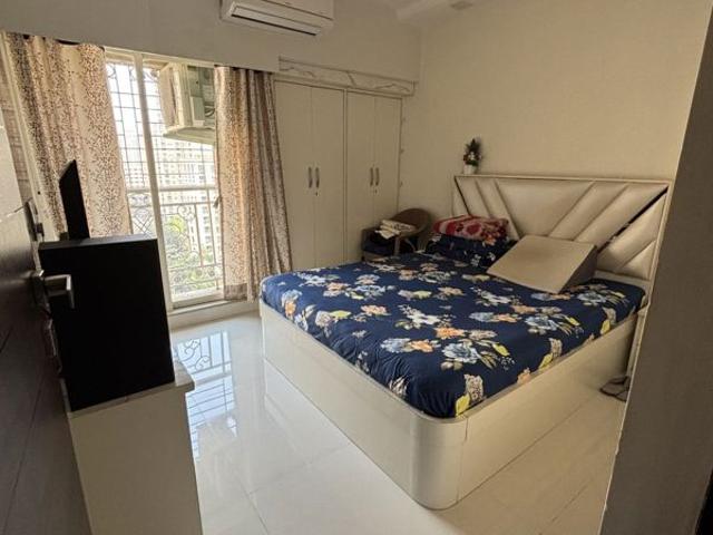 Resale | 2 BHK + Store Room 639 Sq.Ft. Apartment in Rustomjee Urbania