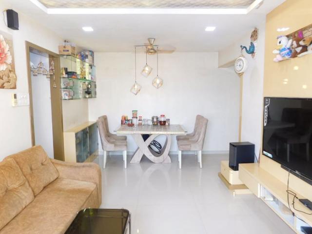 Resale | 2 BHK + Store Room 657 Sq.Ft. Apartment in Lalani Grandeur