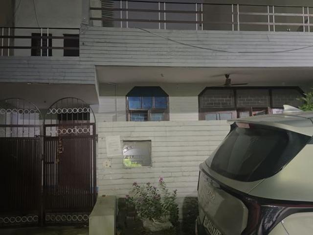 Resale | 2 BHK + Store Room 112 Sq.Mt. Independent House in Sector 11