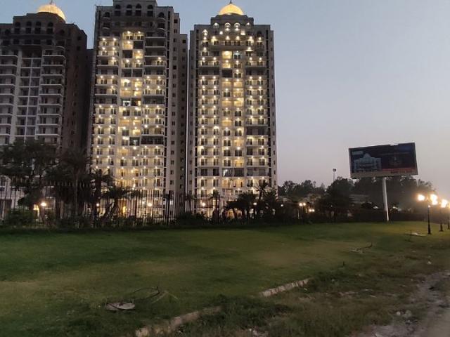 Resale | 2 BHK + Store Room 1303 Sq.Ft. Apartment in Omaxe The Resort