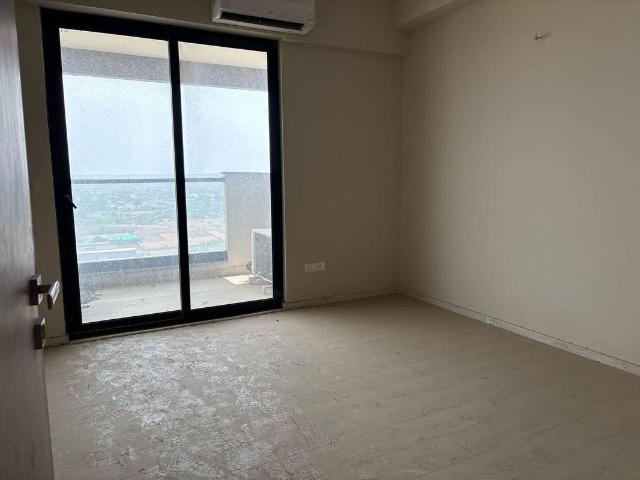 Resale | 2 BHK + Store Room 1408 Sq.Ft. Apartment in M3M Skywalk