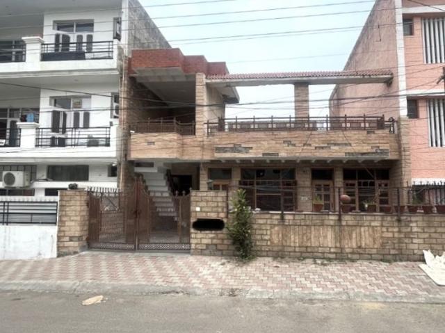 Resale | 2 BHK + Store Room 250 Sq.Yd. Independent House in Phase 7