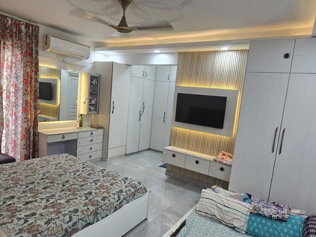 Resale | 2 BHK + Pooja Room 50 Sq.Yd. Independent House in Sector 115