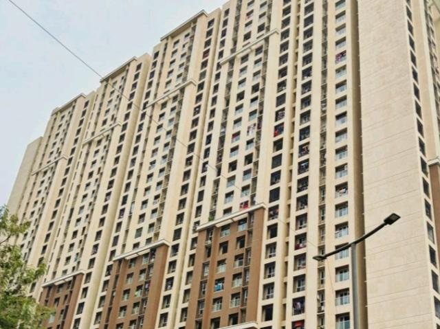 Resale | 2 BHK + Pooja Room 545 Sq.Ft. Apartment in Dosti Oak