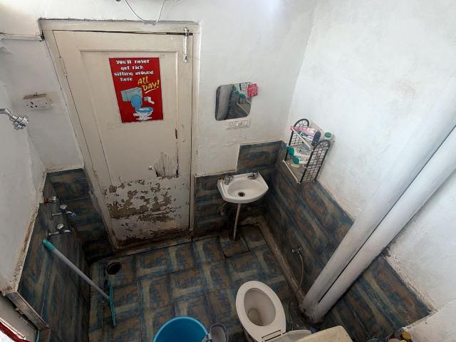 Resale | 2 BHK + Pooja Room 550 Sq.Ft. Apartment in Sector 40