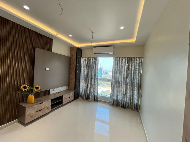 Resale | 2 BHK + Pooja Room 600 Sq.Ft. Apartment in Transindia Freeway 37