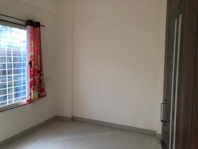 Resale | 2 BHK + Pooja Room 646 Sq.Ft. Apartment in Amanora Gold Towers