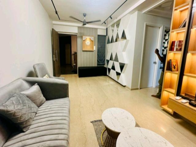 Resale | 2 BHK + Pooja Room 672 Sq.Ft. Apartment in Kalpataru Paramount