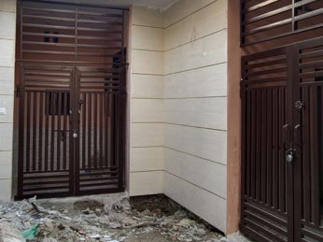 Resale | 2 BHK + Pooja Room 68 Sq.Yd. Independent House in Sector 50