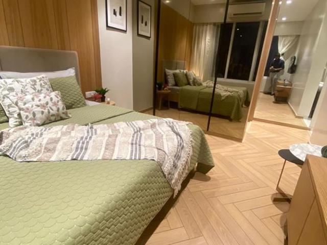 Resale | 2 BHK + Pooja Room 696 Sq.Ft. Apartment in Raymond The Address By GS