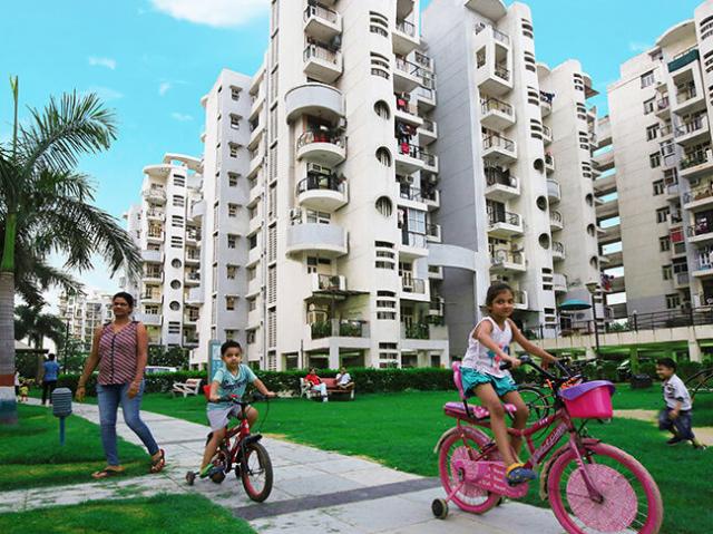 Resale | 2 BHK + Pooja Room 735 Sq.Ft. Apartment in Omaxe Heights