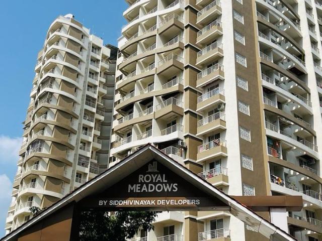 Resale | 2 BHK + Pooja Room 756 Sq.Ft. Apartment in Siddhivinayak Royal Meadows