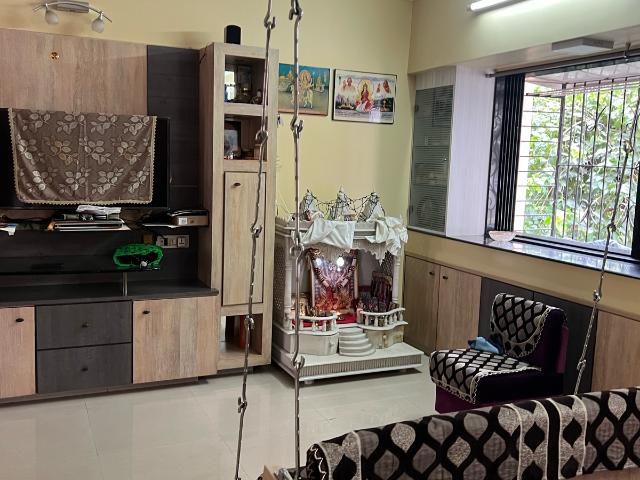 Resale | 2 BHK + Pooja Room 800 Sq.Ft. Apartment in Giriraj Apartment