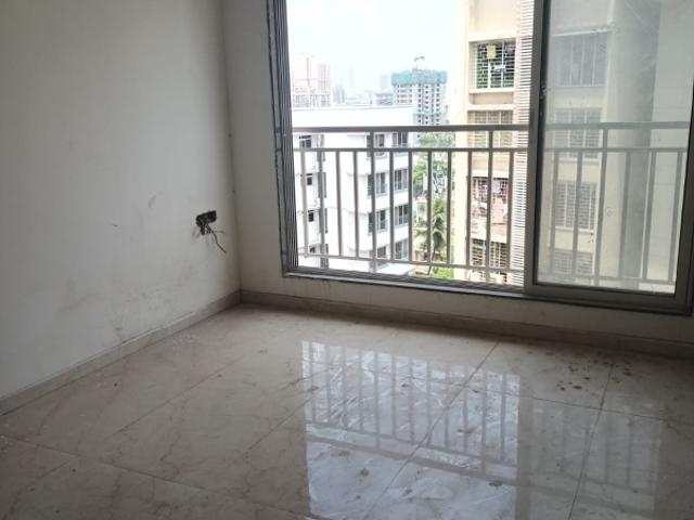 Resale | 2 BHK + Pooja Room 800 Sq.Ft. Apartment in Rustomjee Pinnacle